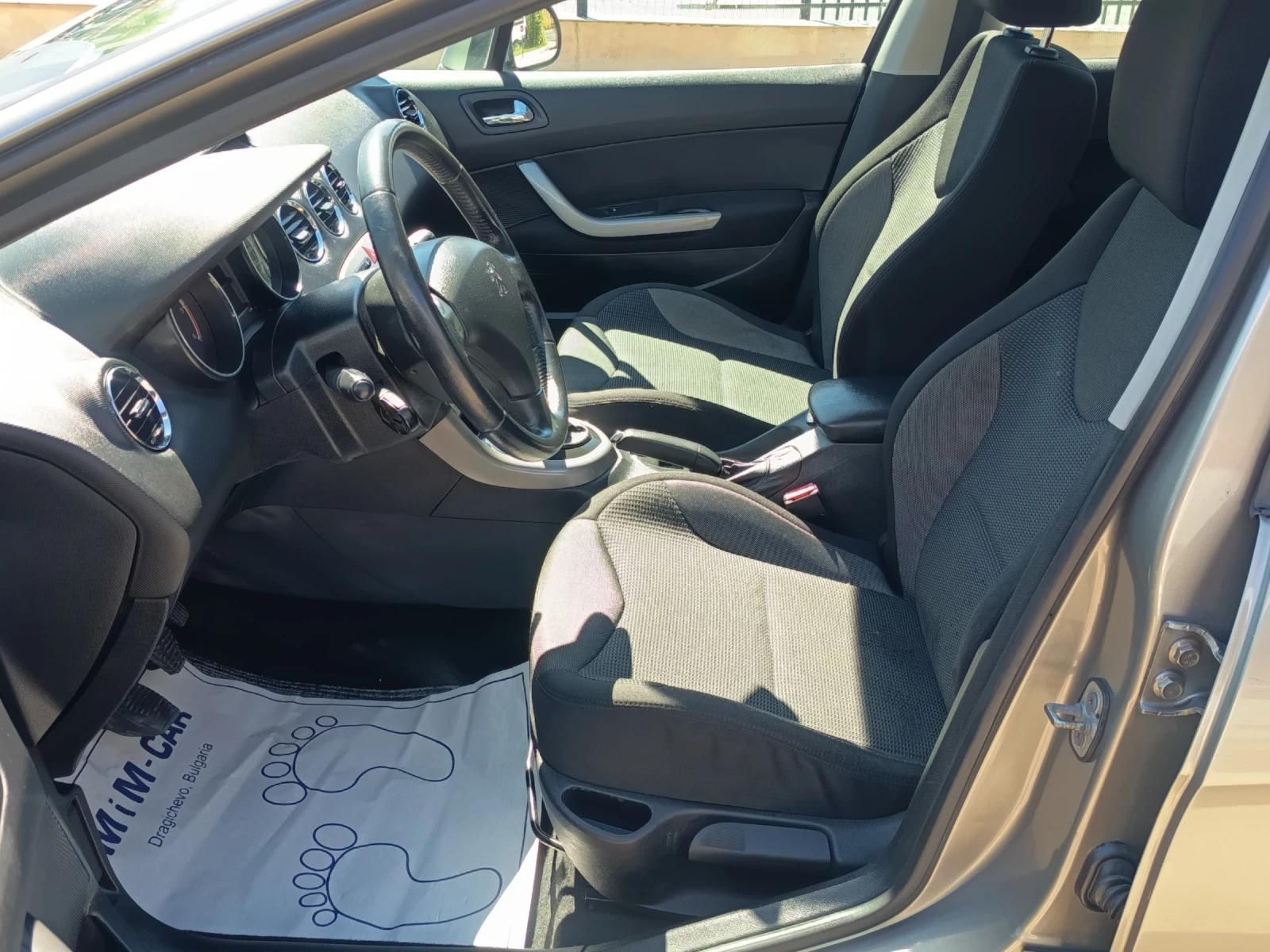 Peugeot 308 1.6hdi, снимка 8 - Автомобили и джипове - 55962633