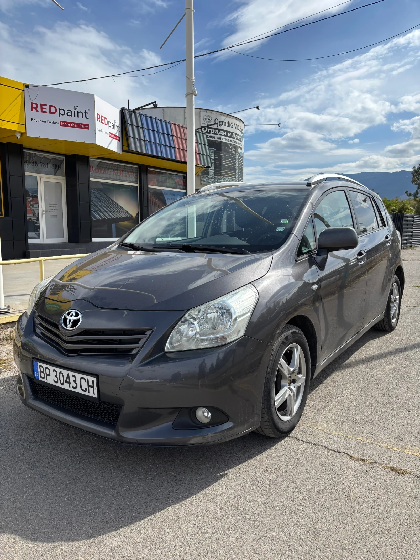 Toyota Verso 2.0 D-4D, снимка 3 - Автомобили и джипове - 56227361