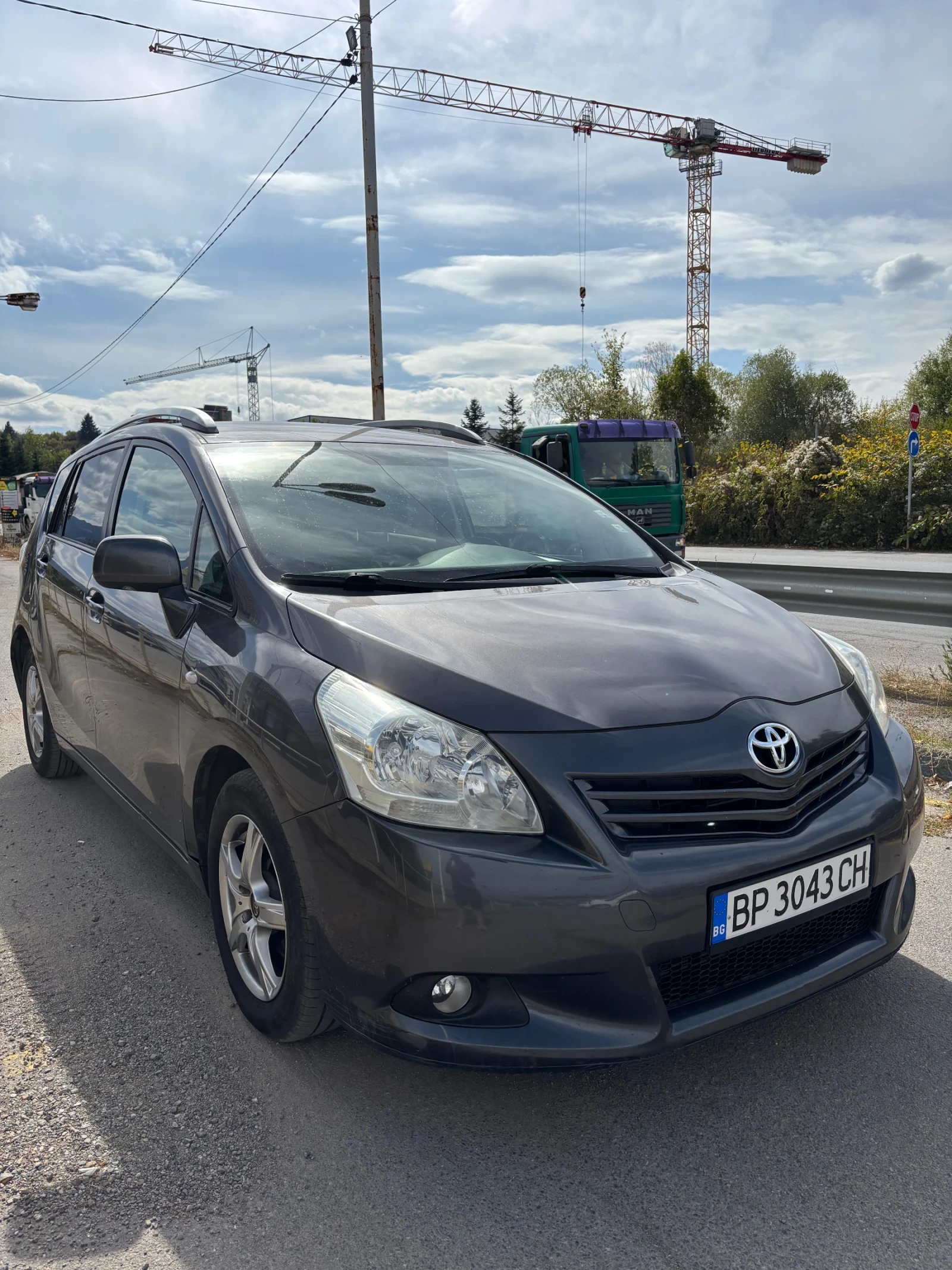 Toyota Verso 2.0 D-4D, снимка 2 - Автомобили и джипове - 56227361