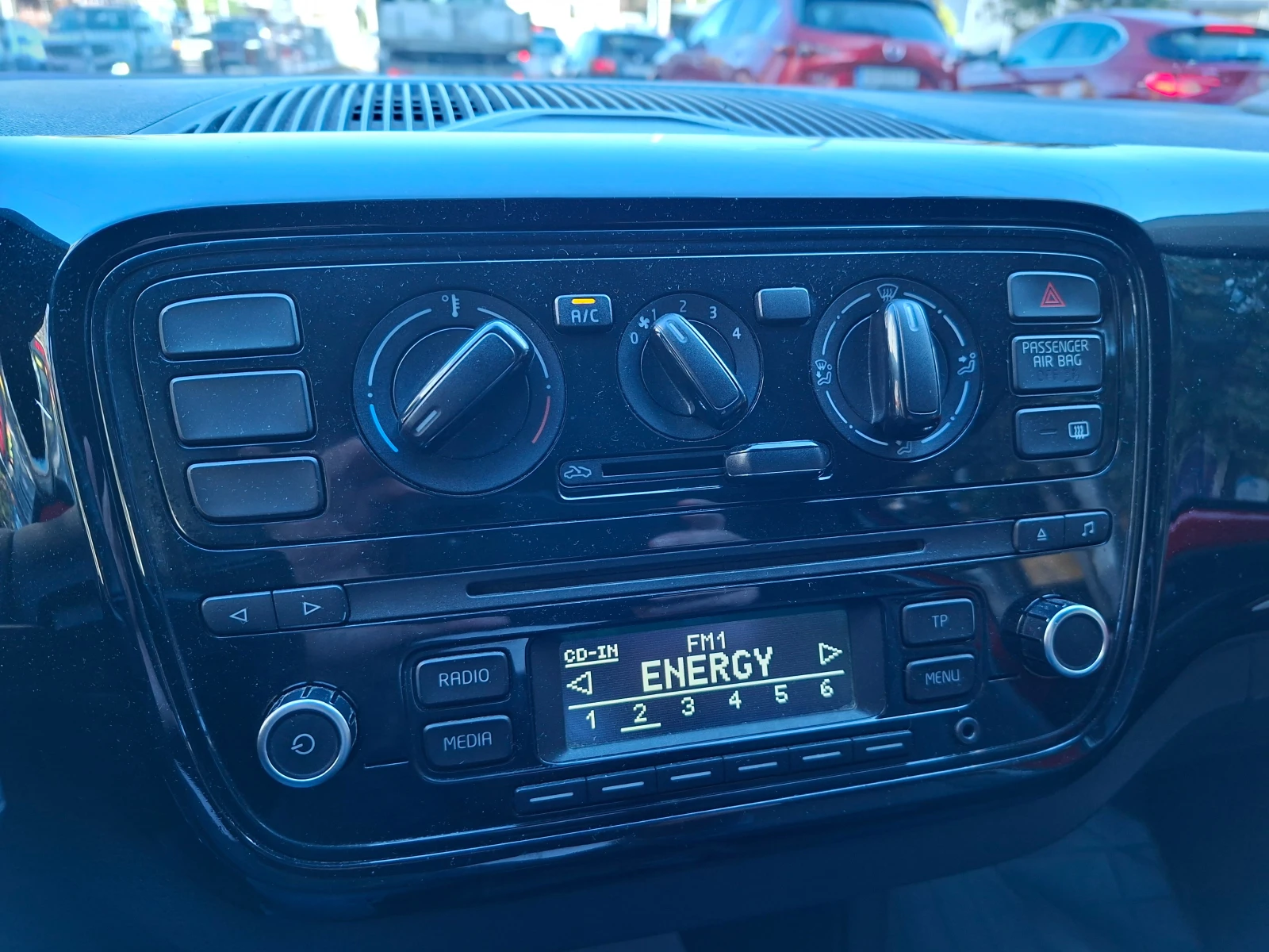 VW Up, снимка 4 - Автомобили и джипове - 56606785