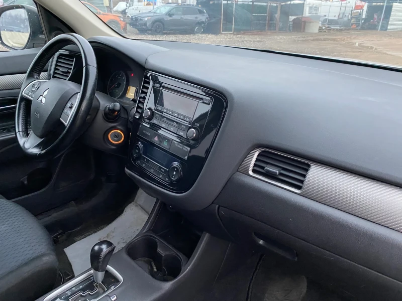Mitsubishi Outlander 2.4i* 4x4* automatic, снимка 9 - Автомобили и джипове - 51829473