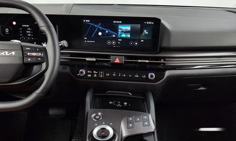 Kia Sportage Gasoline 1.6 Turbo 2WD Noblesse, снимка 14 - Автомобили и джипове - 51992613