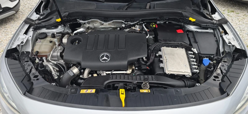 Mercedes-Benz GLA 200 D 100%км, снимка 6 - Автомобили и джипове - 53481413