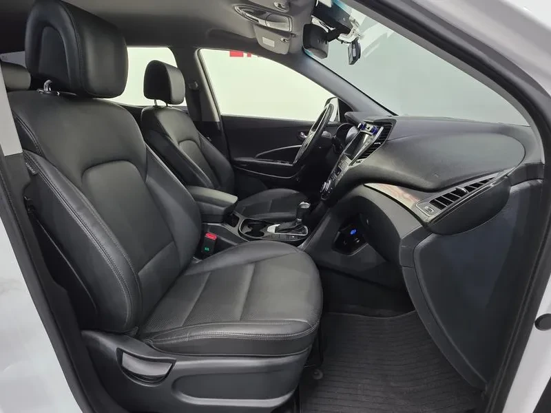 Hyundai Santa fe Diesel 2.0 2Wd Premium, снимка 10 - Автомобили и джипове - 56000699