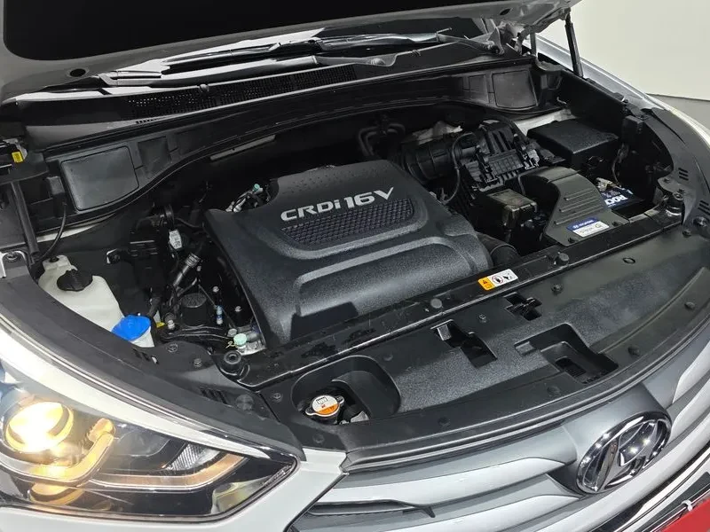 Hyundai Santa fe Diesel 2.0 2Wd Premium, снимка 6 - Автомобили и джипове - 56000699