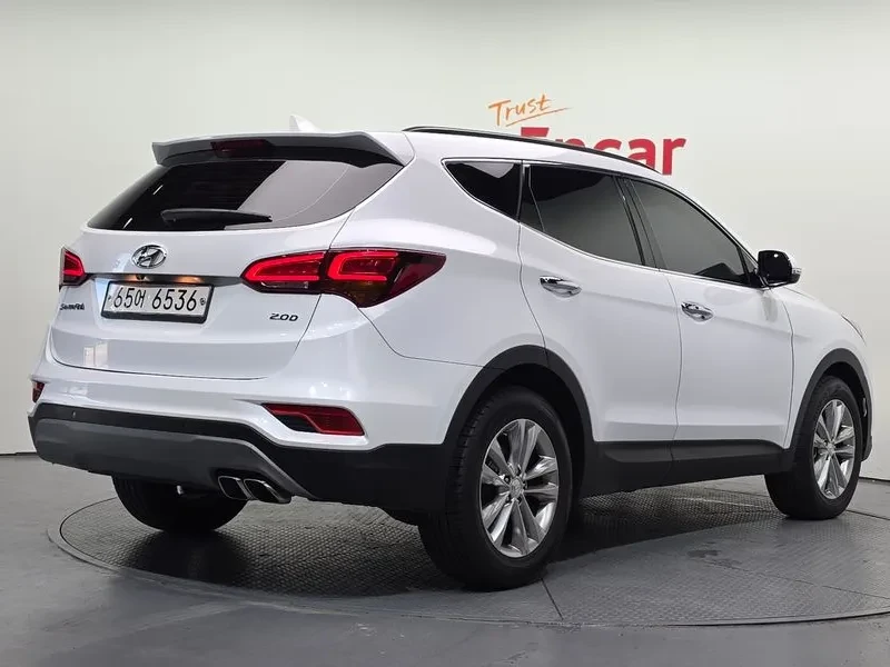 Hyundai Santa fe Diesel 2.0 2Wd Premium, снимка 2 - Автомобили и джипове - 56000699