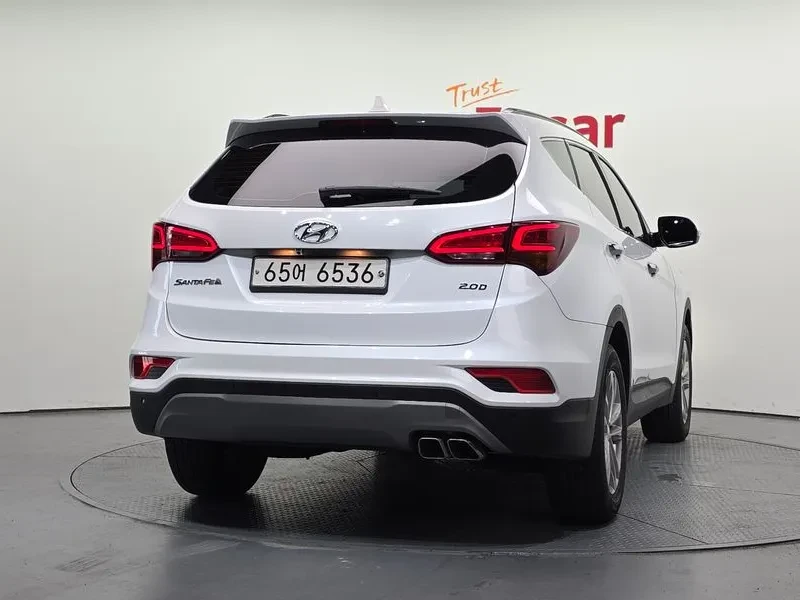 Hyundai Santa fe Diesel 2.0 2Wd Premium, снимка 4 - Автомобили и джипове - 56000699