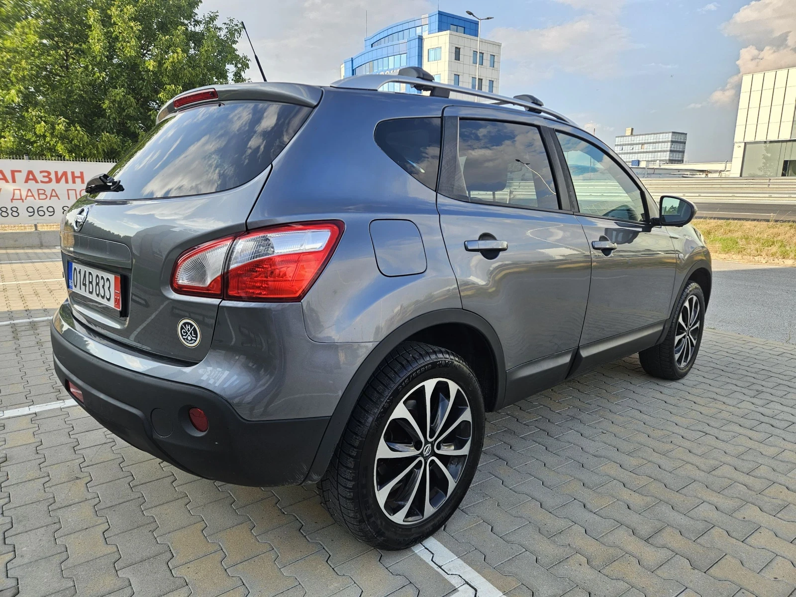 Nissan Qashqai 2.0i 4x4 360camera SWISS EDITION  - изображение 5