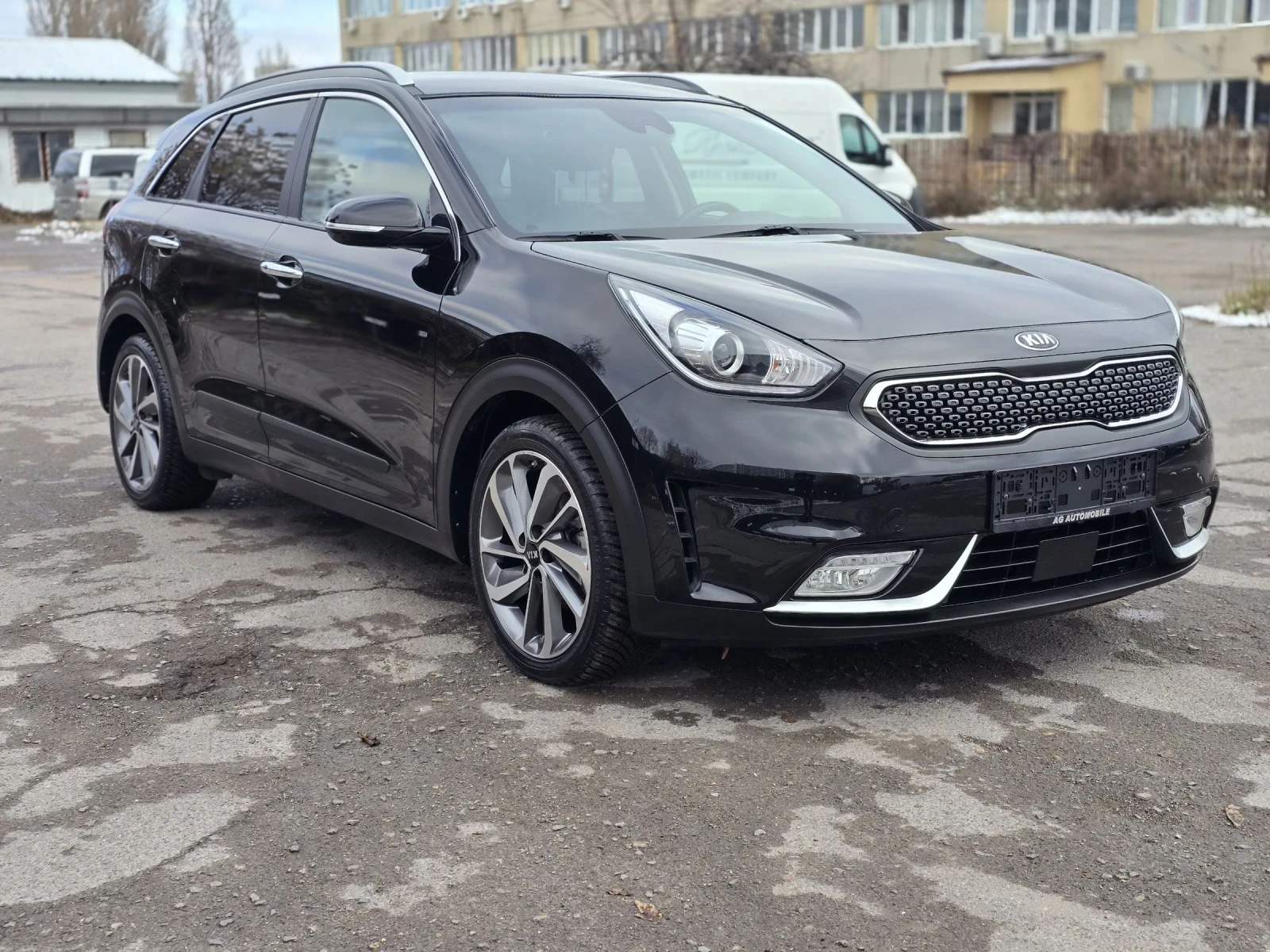 Kia Niro 1.6 HIBRID - 62000км. - [1] 