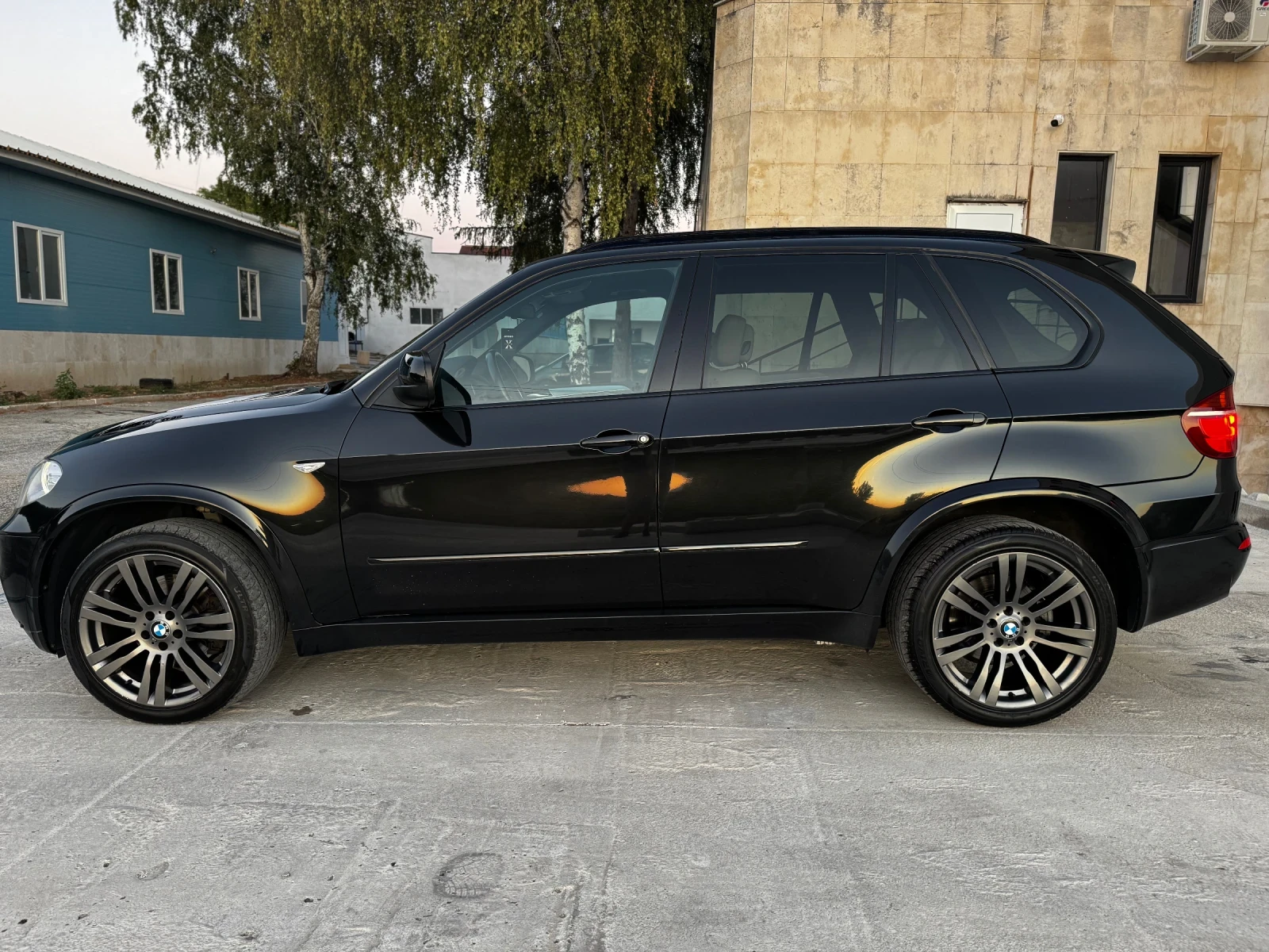 BMW X5 M Paket* Face* 4.0d* 306к.с.* 8ZF* KeylessGo* 20ки - изображение 2