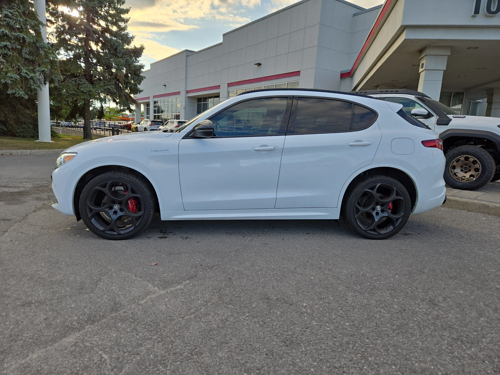 Alfa Romeo Stelvio Veloce* CARFAX* АВТОФИНАНСИРАНЕ* Цена до България* - изображение 4
