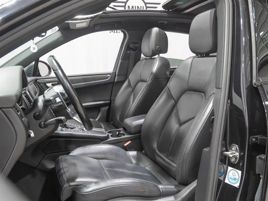 Porsche Macan BOSE* ПОДГРЕВ* ОБДУХВАНЕ* ПАНОРАМА* МЪРТВА ТОЧКА - изображение 8