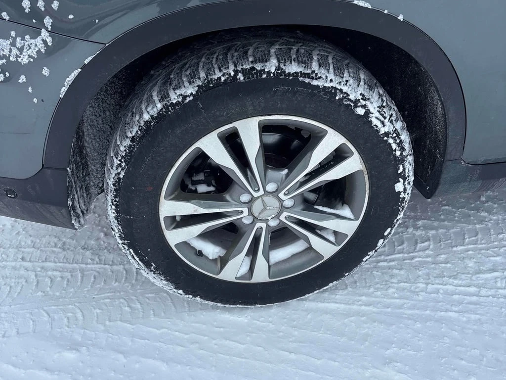 Mercedes-Benz GLC 300  CARFAX * ФИНАНСИРАНЕ - изображение 6