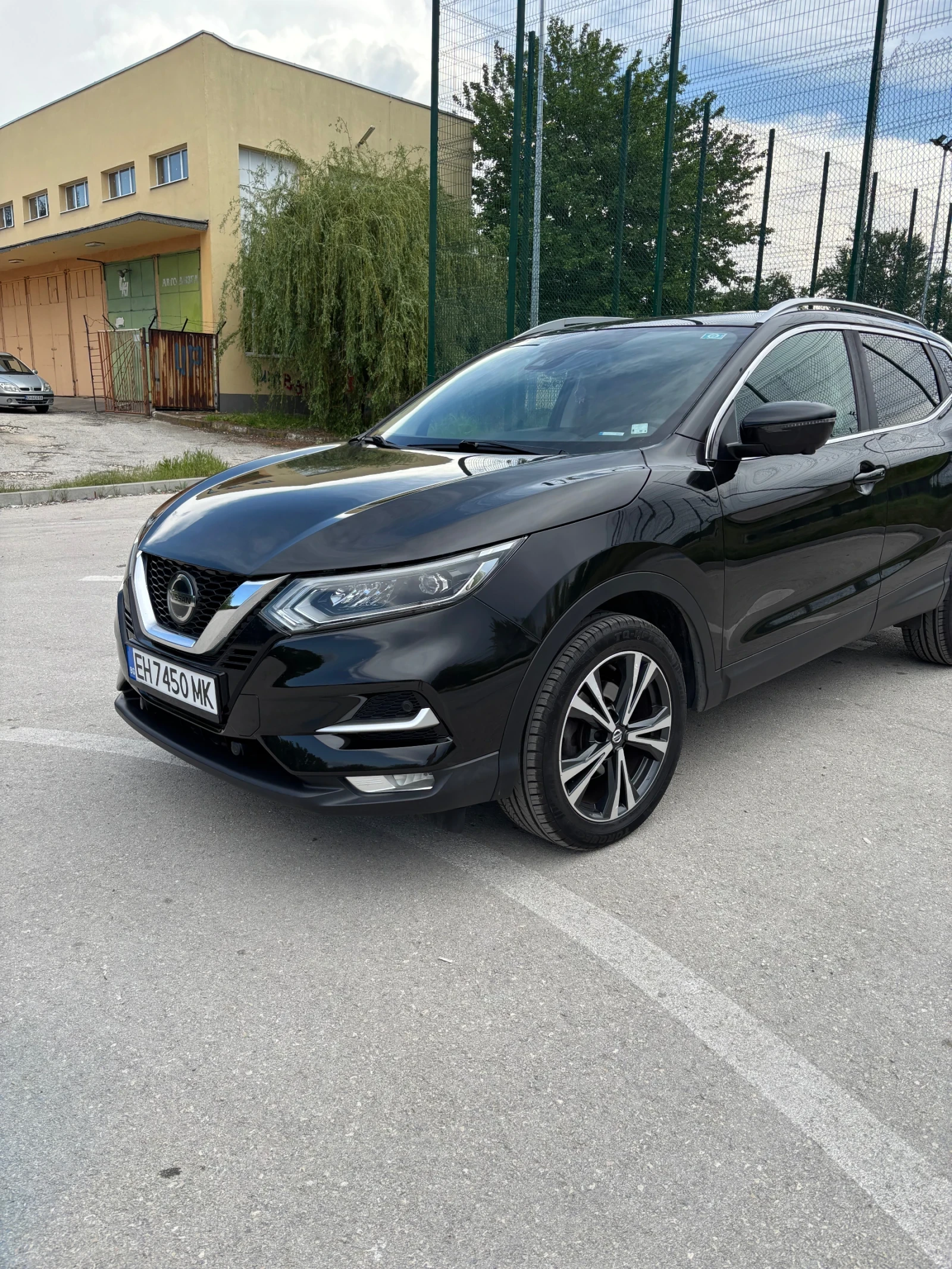 Nissan Qashqai, снимка 2 - Автомобили и джипове - 54715674