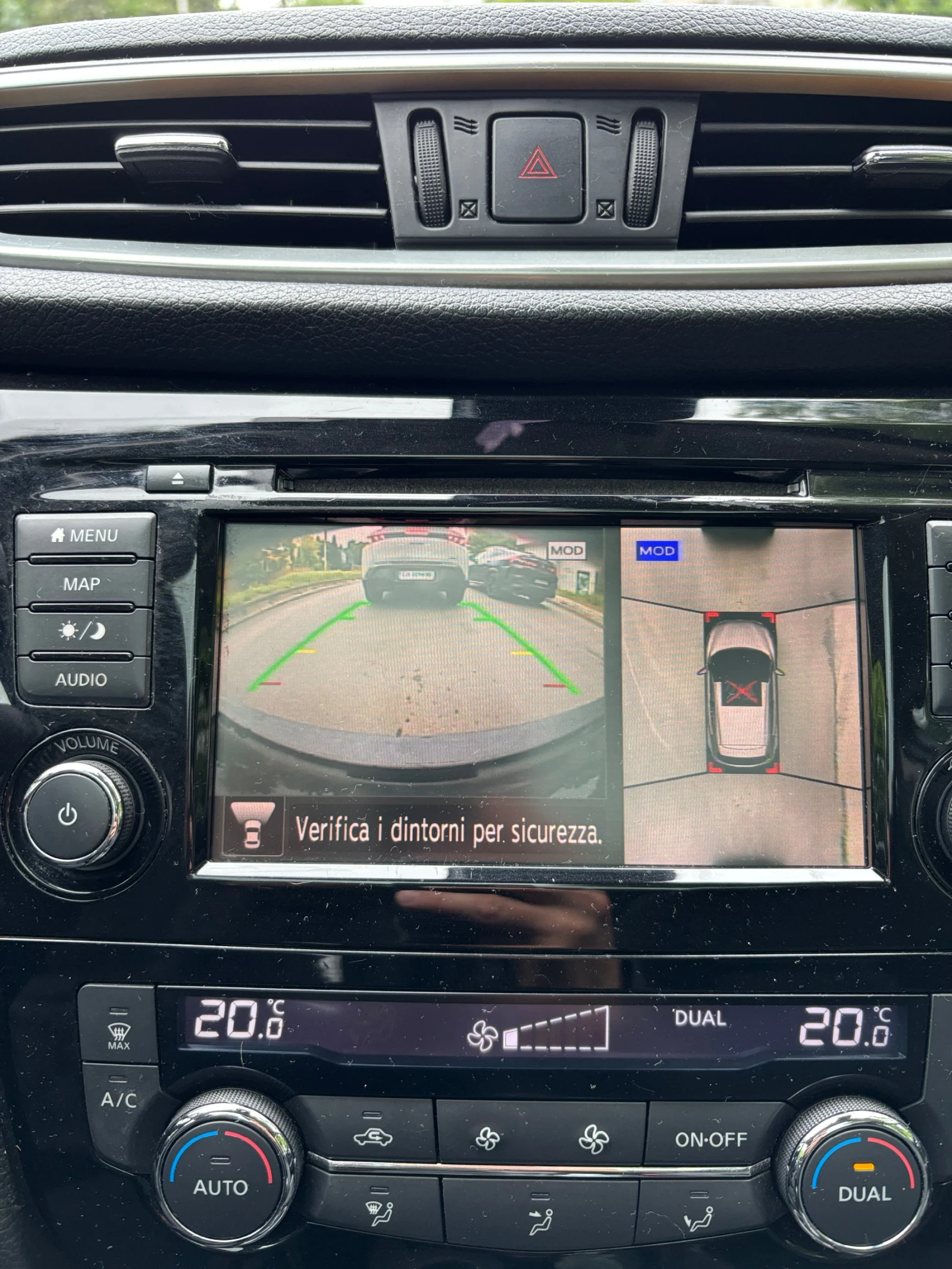 Nissan Qashqai, снимка 14 - Автомобили и джипове - 54715674