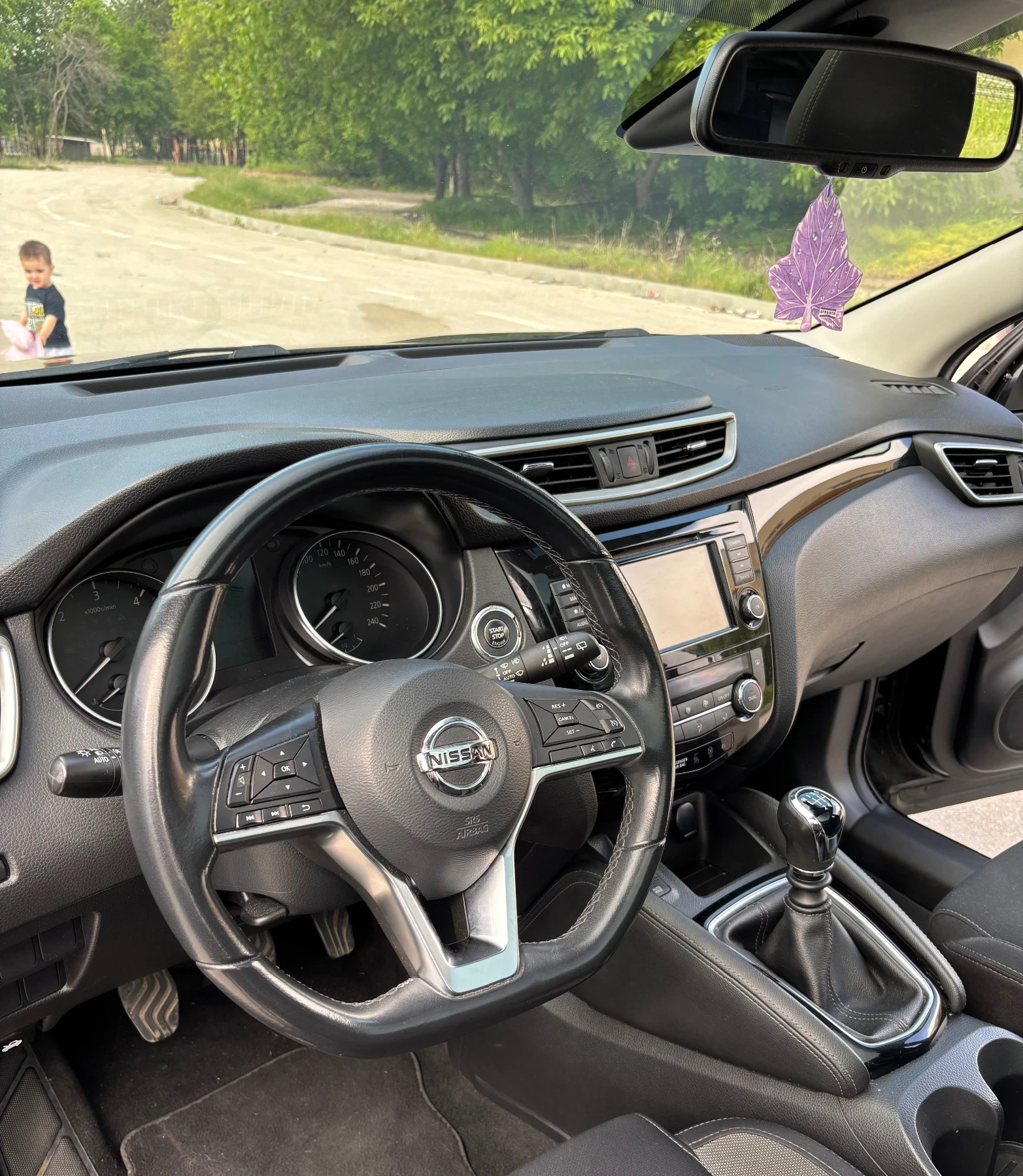 Nissan Qashqai, снимка 11 - Автомобили и джипове - 54715674