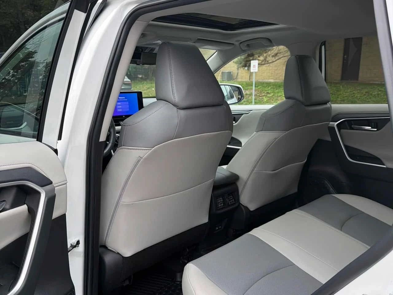 Toyota Rav4 * Hybrid Limited * CARFAX * ����� �� ����������� | Mobile.bg � ����������� 11