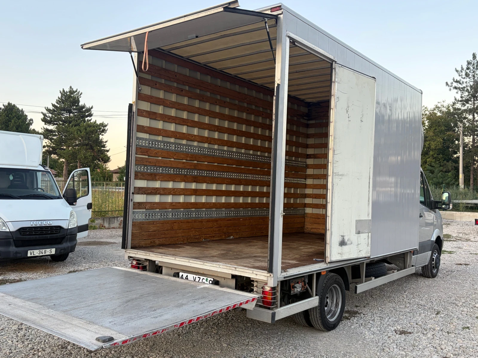 VW Crafter Фургон + Борд N1 Клима, снимка 6 - Бусове и автобуси - 55753974