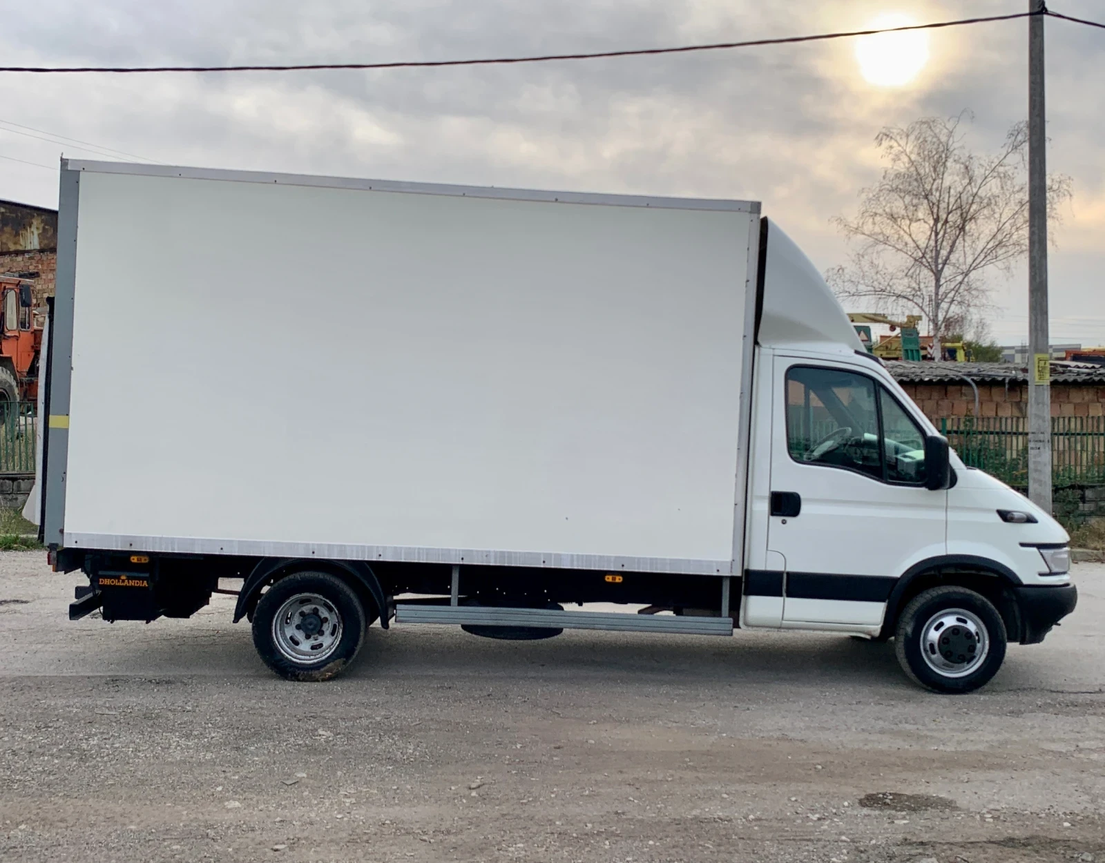 Iveco Daily Падащ Борд DHOLLANDIA* 4.20м Фургон* Реален пробег - изображение 8
