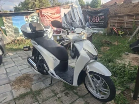 Обява за продажба на Honda Sh Уникално запазен 150i 2015г.ABS старт стоп система ~2 799 лв. - изображение 5