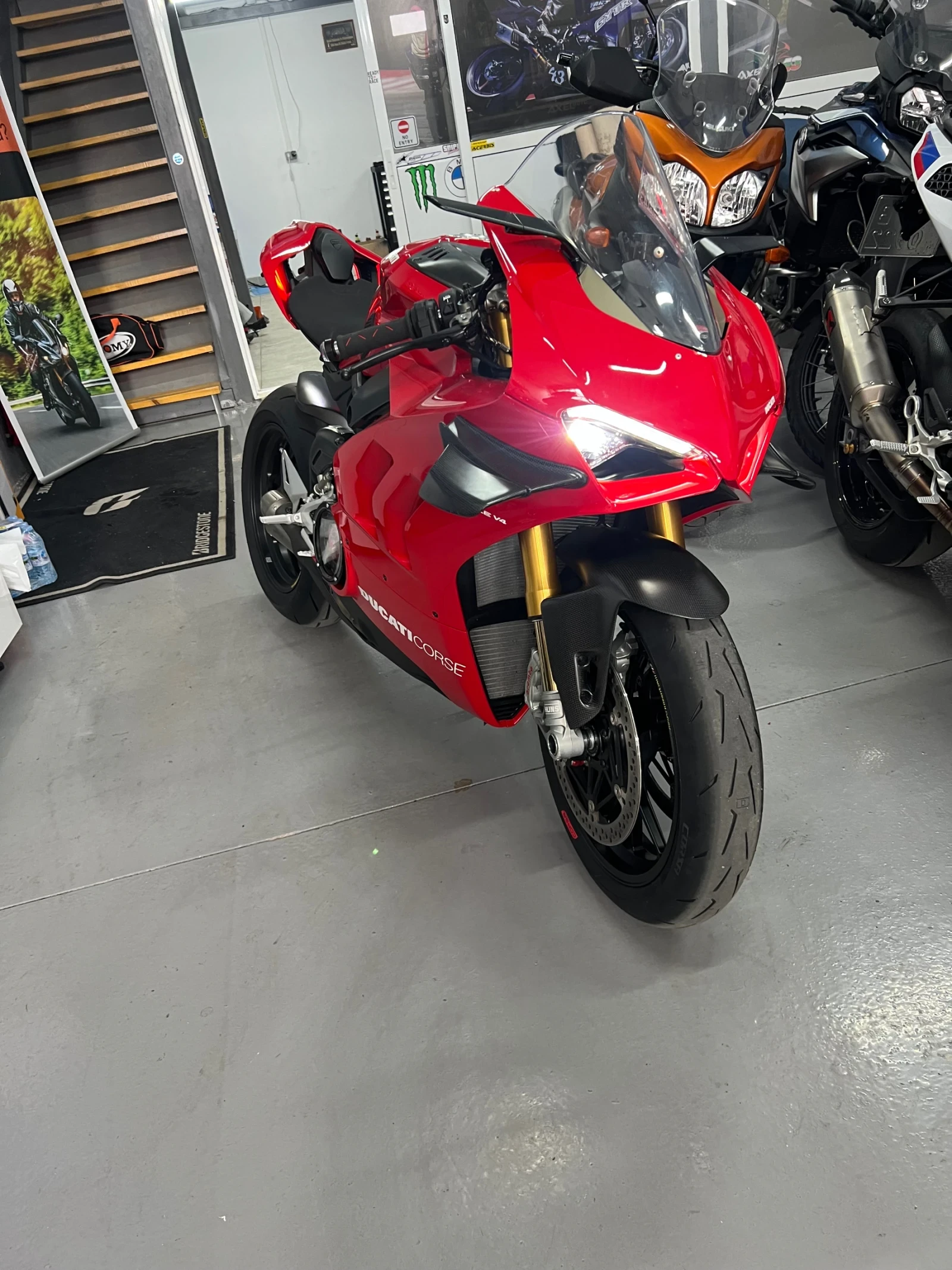 Ducati Panigale  V4S AKRAPOVIC - изображение 7