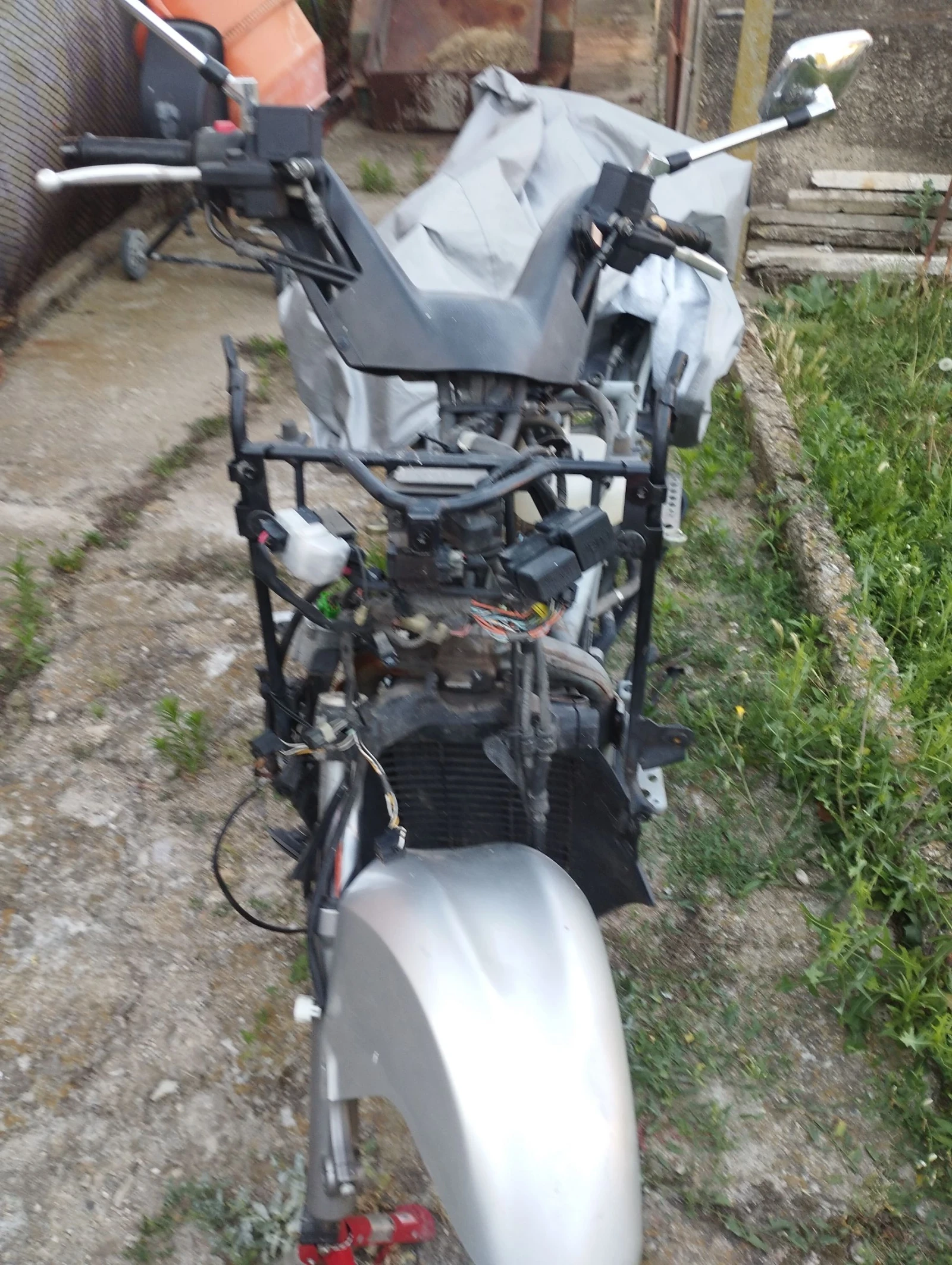 Suzuki Burgman Skuter - изображение 9