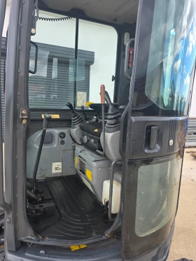 Багер New Holland, снимка 5