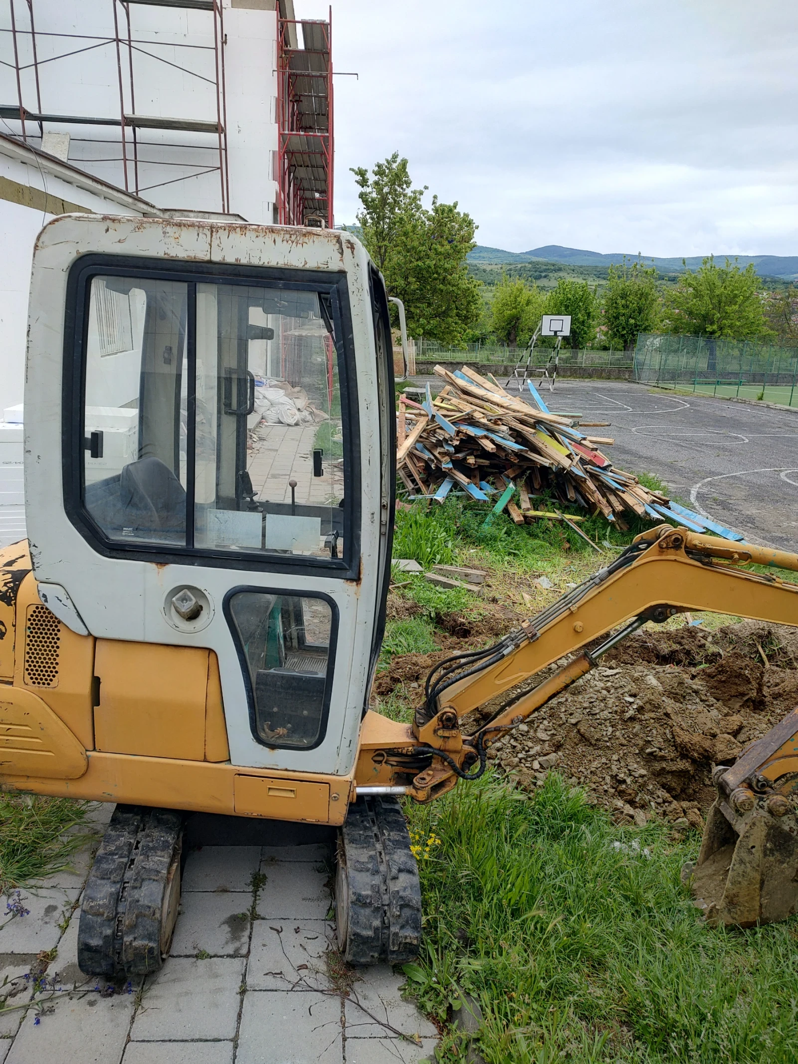 Багер Komatsu Pc05, снимка 2 - Индустриална техника - 54113531