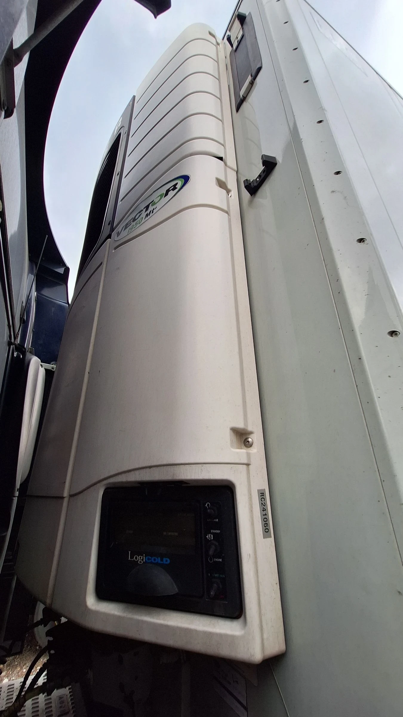  Schmitz Carrier Vector 1950 MT | Mobile.bg   6