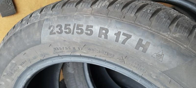 Гуми Зимни 235/55R17, снимка 8 - Гуми и джанти - 32571991