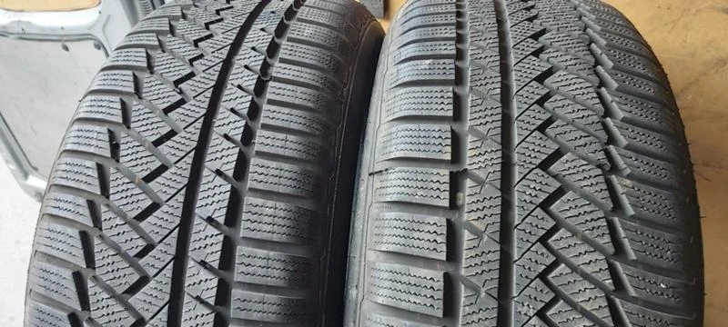 Гуми Зимни 235/55R17, снимка 1 - Гуми и джанти - 32571991