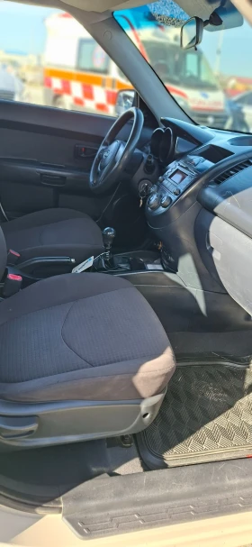 Kia Soul 1.6 16V Газ, снимка 13