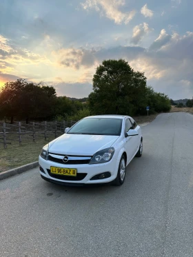 Opel Astra 1.6 GTC, снимка 1