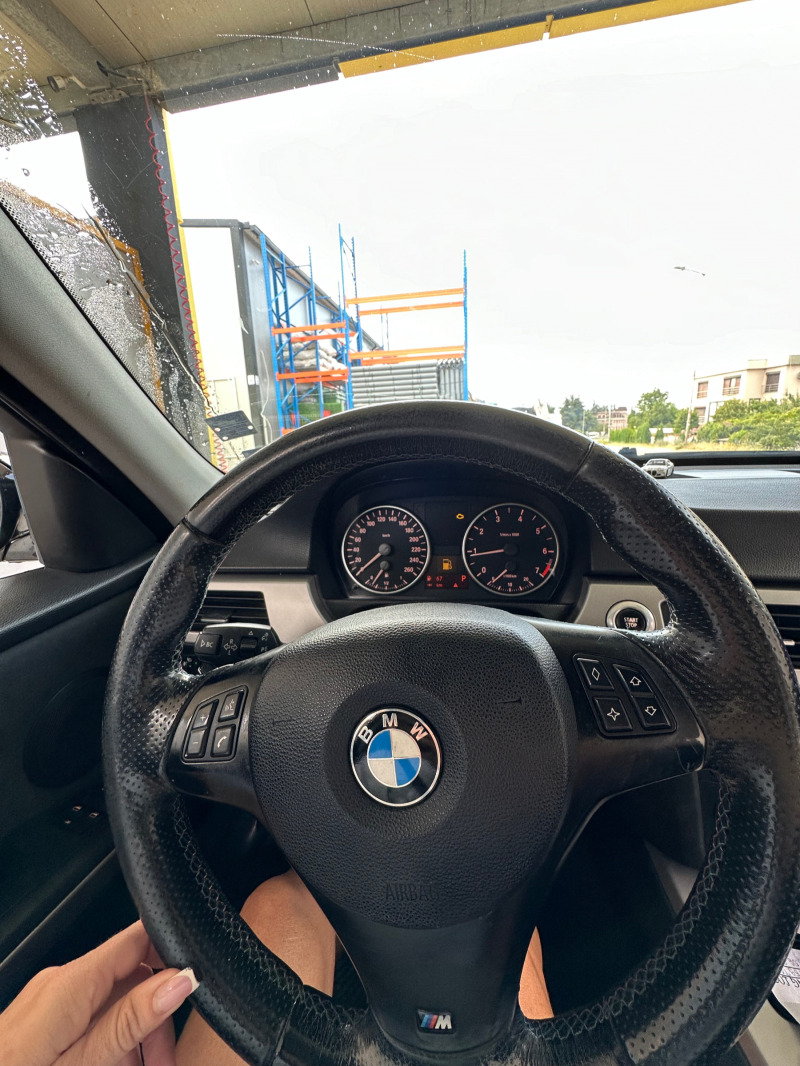 BMW 320, снимка 11 - Автомобили и джипове - 46469031