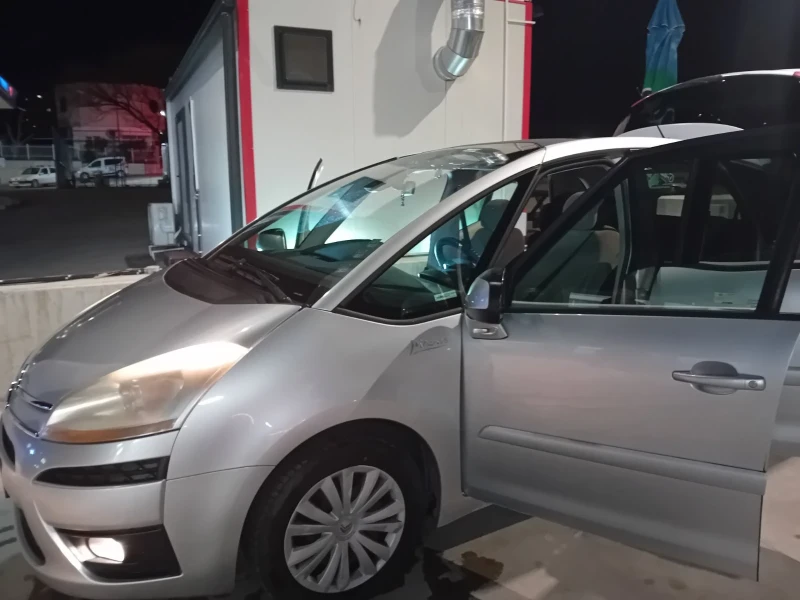 Citroen C4 Picasso, снимка 15 - Автомобили и джипове - 48480663