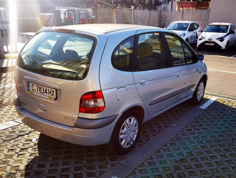 Renault Scenic, снимка 6 - Автомобили и джипове - 48034983