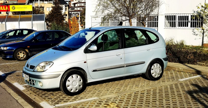 Renault Scenic, снимка 3 - Автомобили и джипове - 48034983