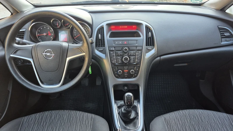 Opel Astra 1.4i-129000км FACELIFT Германия ОТЛИЧНА, снимка 12 - Автомобили и джипове - 48444994