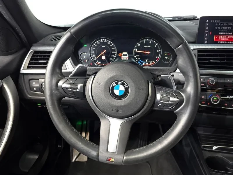 BMW 320 i - САМО 30% АВАНС, снимка 13 - Автомобили и джипове - 56304441