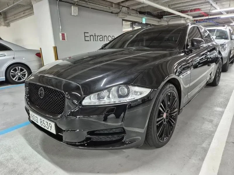Jaguar Xj