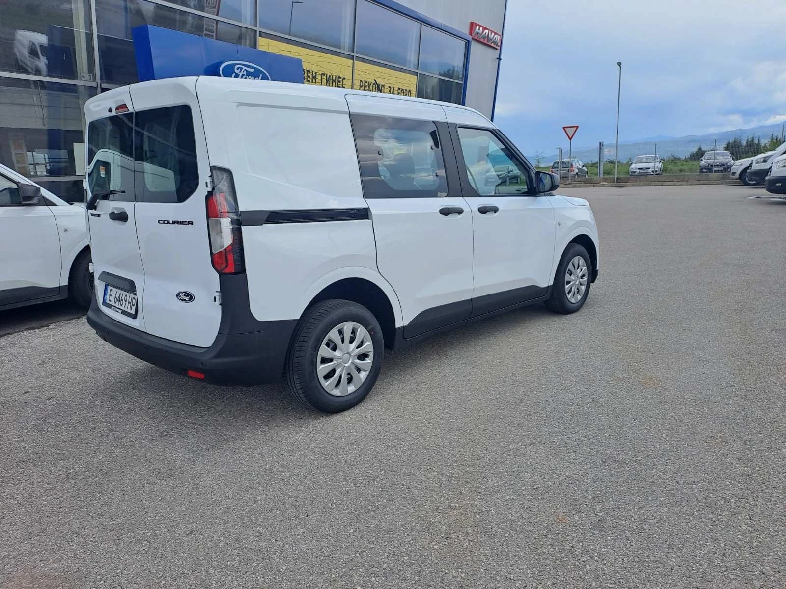 Ford Courier DCIV TREND - изображение 3