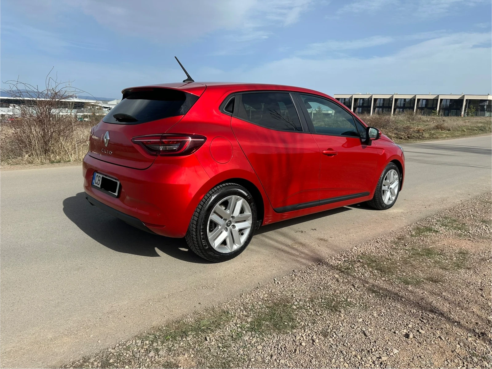 Renault Clio DISTRONIC/CARPLAY/СЛЕДЕНЕ НА ЛЕНТИ/LED/2020 - изображение 4