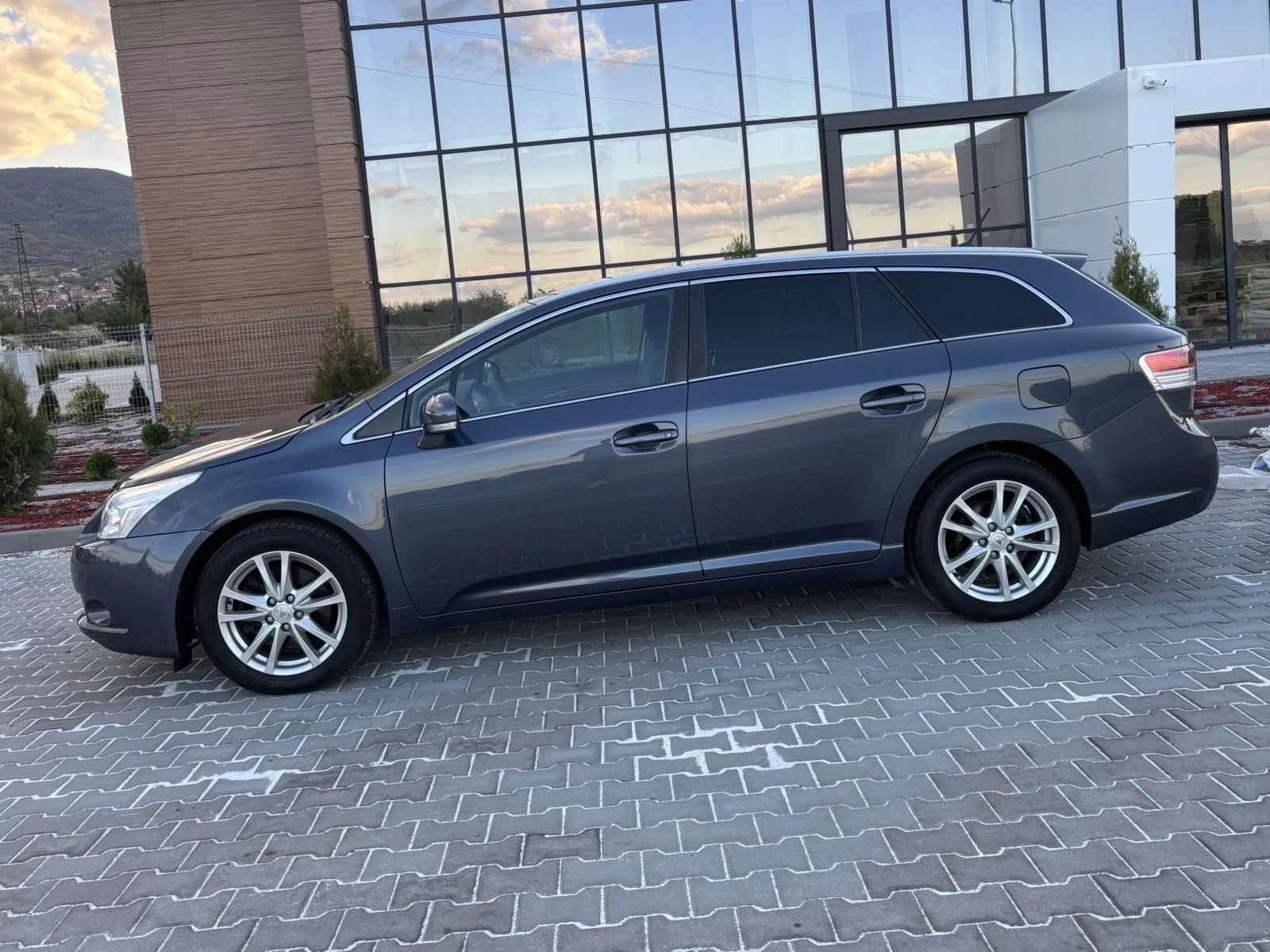 Toyota Avensis 2.2D4d/150кс/Германия/Навигация/Камера - изображение 4