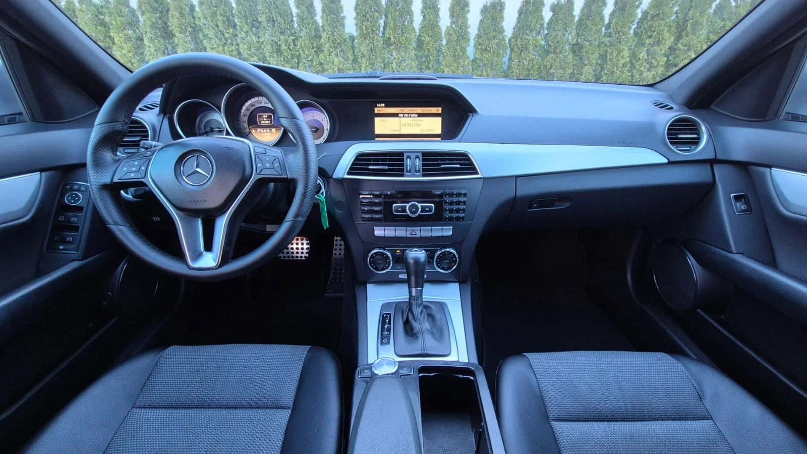 Mercedes-Benz C 220 AMG 7g FACELIFT, снимка 12 - Автомобили и джипове - 53940042