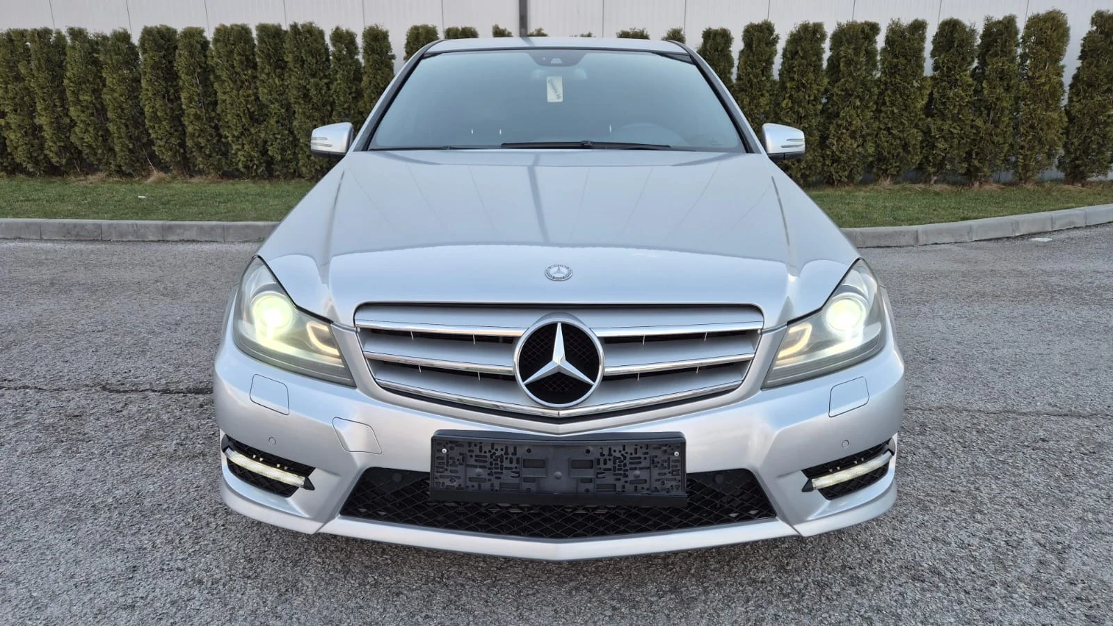 Mercedes-Benz C 220 AMG 7g FACELIFT, снимка 2 - Автомобили и джипове - 53940042