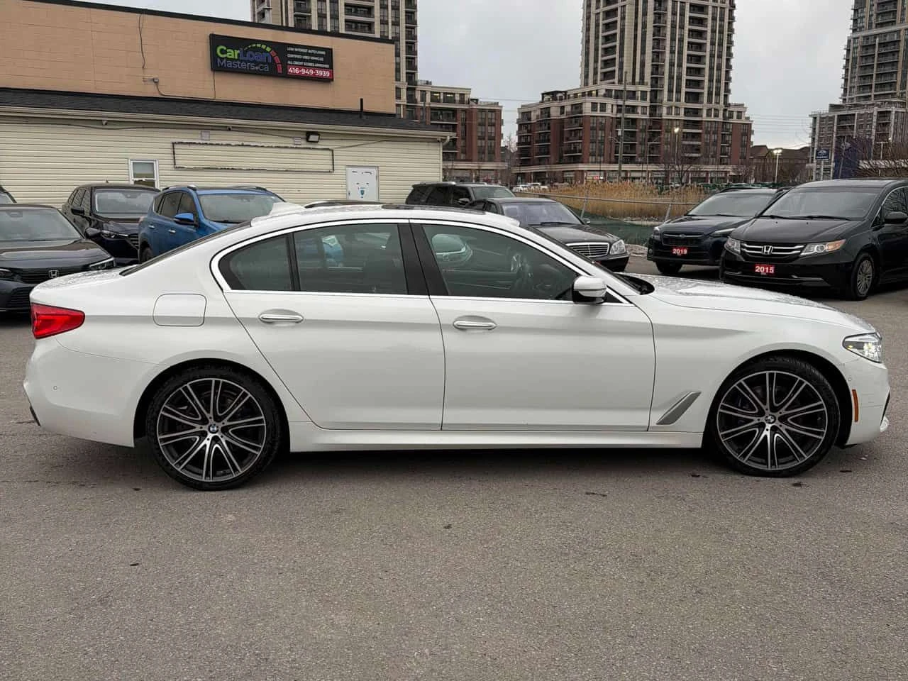 BMW 530 530i xDrive  CARFAX, снимка 3 - Автомобили и джипове - 54005962