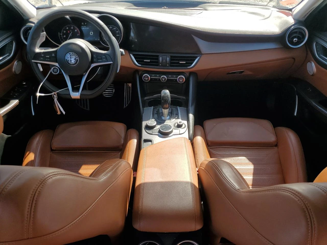 Alfa Romeo Giulia 2l Ti, снимка 8 - Автомобили и джипове - 54040531