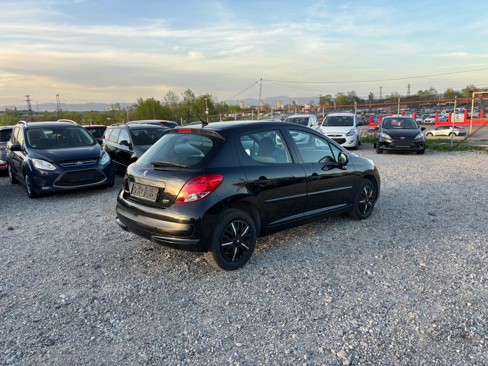 Peugeot 207 1.4-75кс, AC, снимка 2 - Автомобили и джипове - 54333945