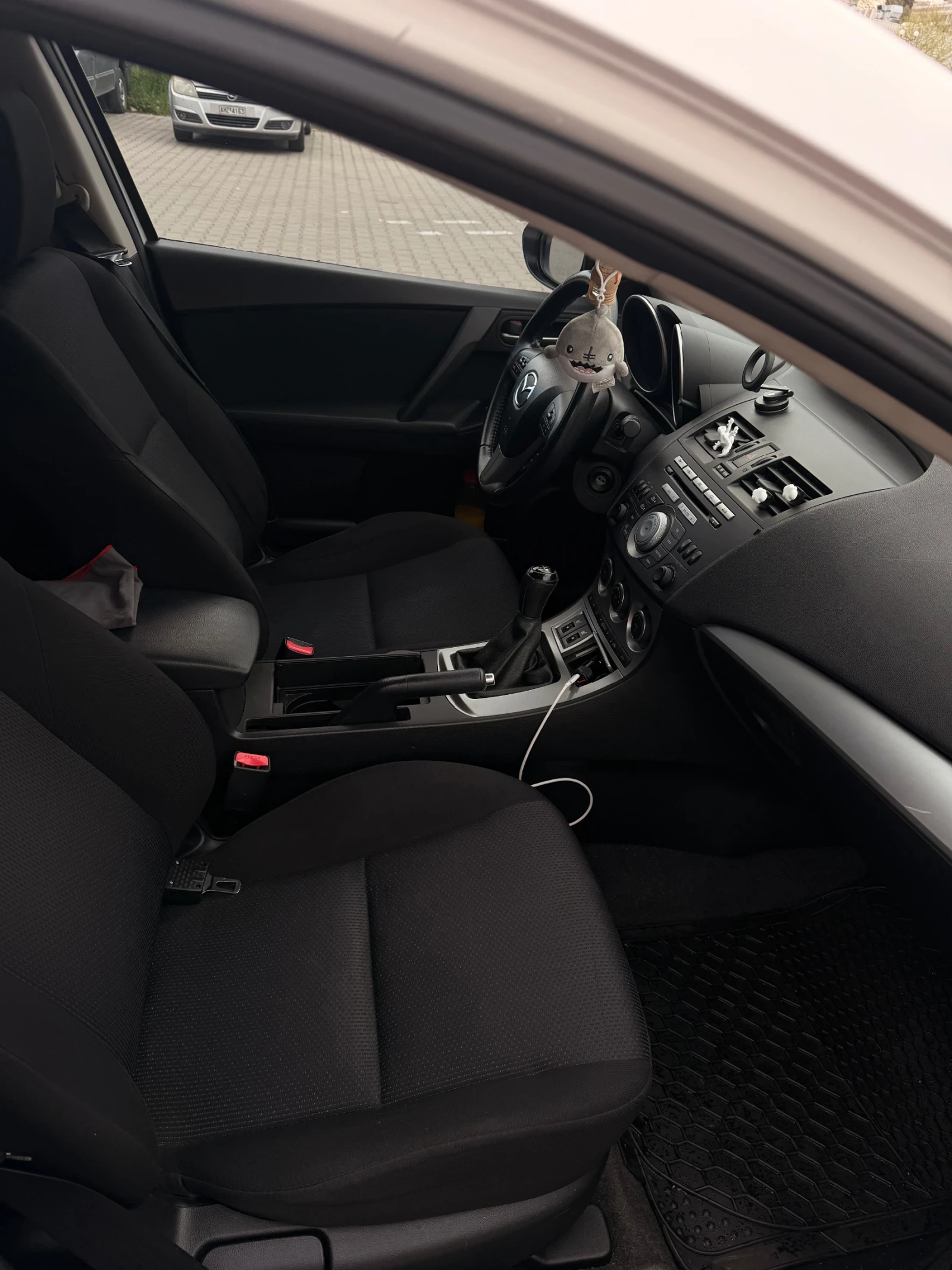 Mazda 3 1.6   6 скорости, снимка 7 - Автомобили и джипове - 54388910