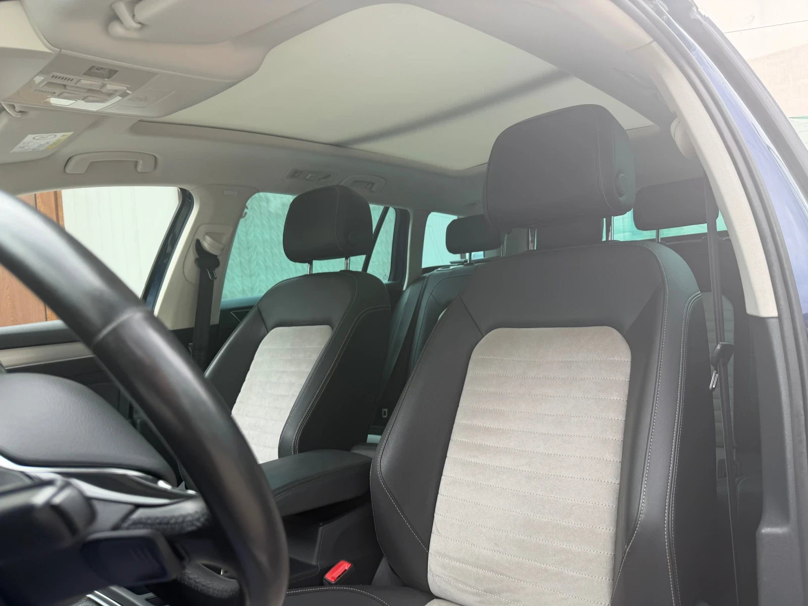 VW Passat R-Line* 4motion* DYNAUDIO* 240к.с.* 360 камери, снимка 8 - Автомобили и джипове - 54609848